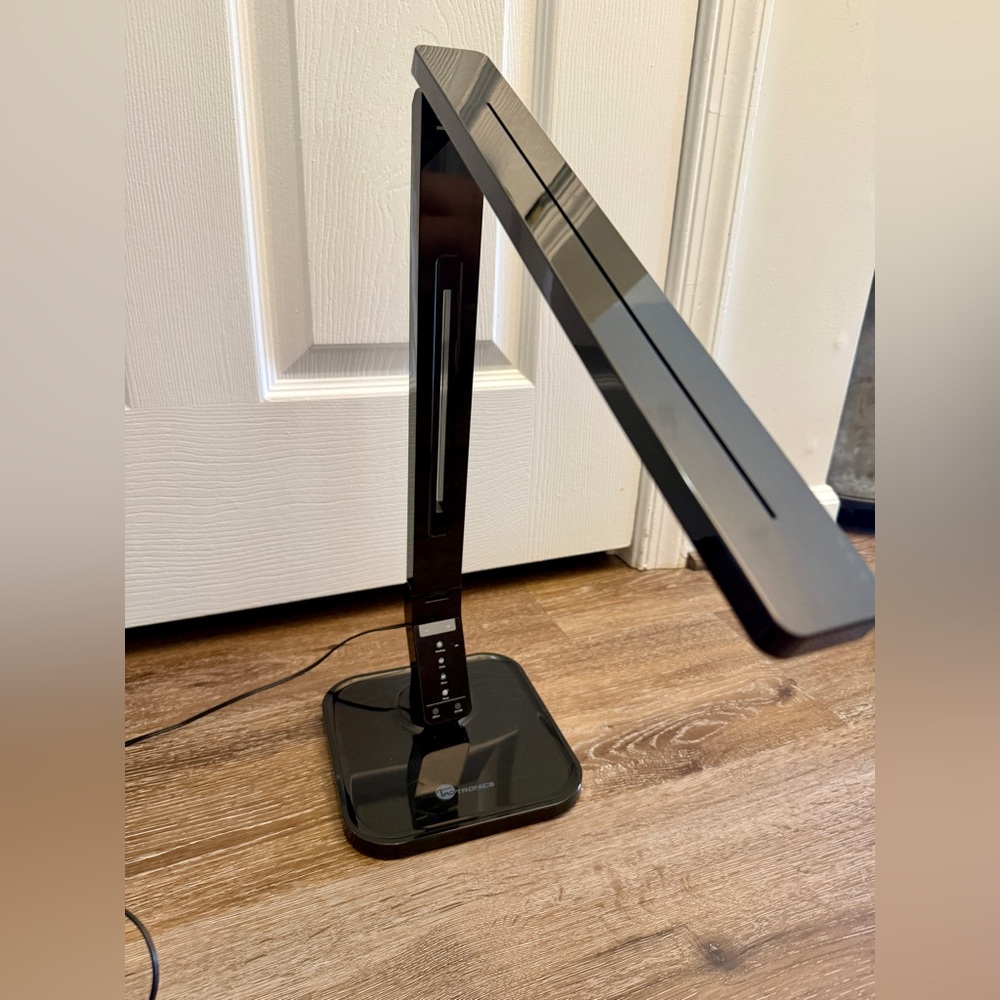 TaoTronics LED Desk Lamp, Adjustable Arm, Multiple Settings, USB Charger, Black - Picture 10 of 14